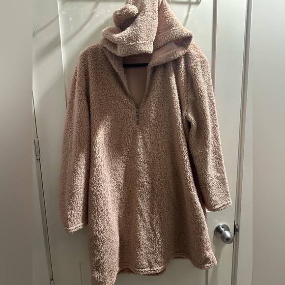 2/$30 🔥 Host Pick 🔥 Bear long sweater - Picture 4 of 4